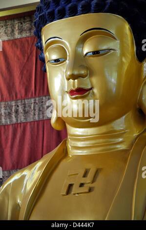 Vue sur une statue de Bouddha au temple Shaolin à Berlin, Allemagne, 17 septembre 2011. Fotoarchiv für ZeitgeschichteS.Steinach Banque D'Images