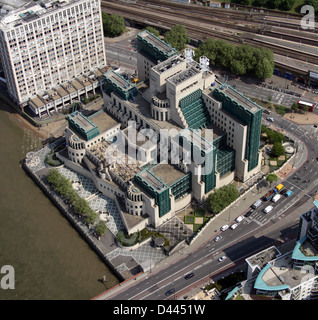 Vue aérienne de l'immeuble du MI6 à Lambeth, Londres Banque D'Images