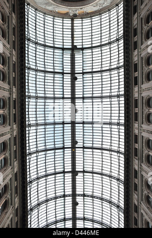 Vue de la Galleria Umberto primo à Naples en Italie Banque D'Images