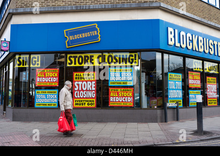 La fermeture d'un Blockbuster Video shop à Sidcup, Kent. Banque D'Images