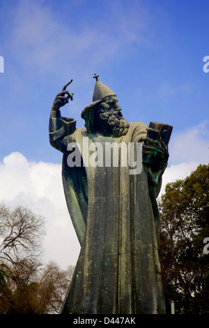 Statue de Grgur Ninski ou Grégoire de Nin par Ivan Mestrovic, & Le Campanile (clocher) de la côte dalmate, Split, Croatie, Europe Banque D'Images