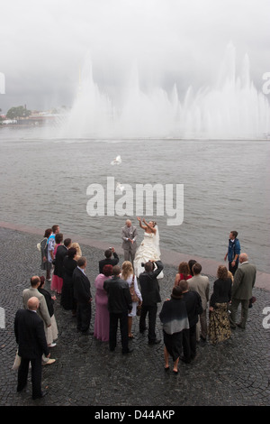 Célébration de mariage Riverside St Petersburg Banque D'Images