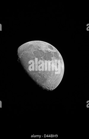 La lune en phase trois trimestre pris au moyen d'un télescope de 8" Banque D'Images