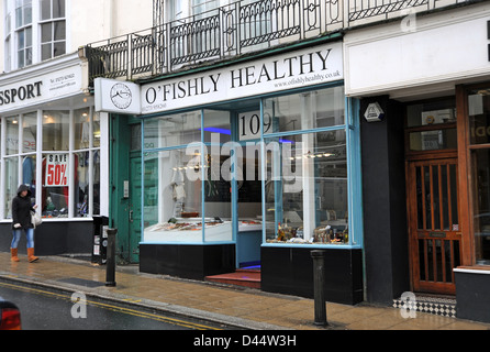 Magasin de poissonnerie O'Fishly Healthy St James's Street à Kemp Town Brighton UK (depuis fermé) Banque D'Images