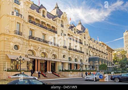 Le luxueux hôtel de Paris à côté de la place du casino à Monaco Banque D'Images