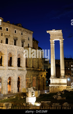 Italie, Rome, théâtre Marcellus et temple d'Apollon Sosianus Banque D'Images