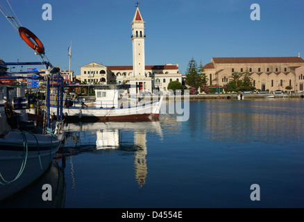 Zakynthos Ville avec couvent et l'église Saint-Jean de l'Île Harbour, Dionysios Zakynthos, Grèce Banque D'Images