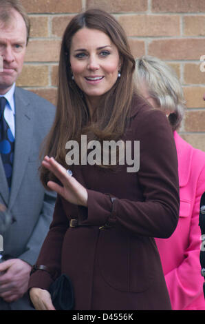 Grimsby, Royaume-Uni. 5 mars 2013. La duchesse de Cambridge visite au Centre du patrimoine national de la pêche Grimsby dans la région de Grimsby. Crédit : Gary Stafford / Alamy Live News Banque D'Images