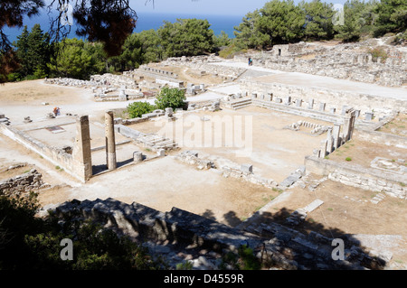 Rhodes. La Grèce. 3ème siècle avant J.-C. Temple dorique ruines, un sanctuaire avec ses autels, un bain public et la place de la fontaine. L'ancienne Kamiros Banque D'Images