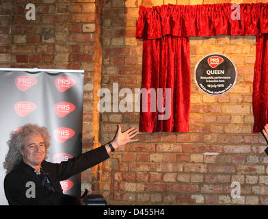 BRIAN MAY PRS FOR MUSIC REND HOMMAGE À QUEEN AVEC UN PRIX DU PATRIMOINE DE L'Imperial College London UK 05 Mars 2013 Banque D'Images