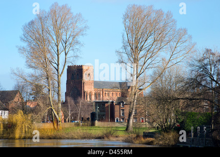 Abbaye de Shrewsbury, vu de la rivière Severn, Shropshire, au Royaume-Uni. Banque D'Images