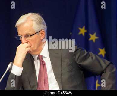 Bruxelles, Belgique. 5 mars 2013. Commissaire européen au marché intérieur et aux services Michel Barnier en photo lors d'une conférence de presse après la réunion du Conseil Ecofin. Credit : Bernal Revenir/Alamy Live News Banque D'Images