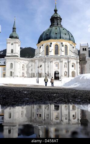 Le monastère bénédictin de l'abbaye Ettal est photographié près de Garmisch-Partenkirchen, Allemagne, 05 mars 2013. Photo : Andreas GEBERT Banque D'Images