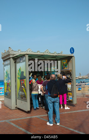 Kiosque d'information touristique le long de la plage de Santa Catalina Las Palmas Gran Canaria Espagne Banque D'Images