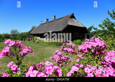 Ancienne maison de pêcheur à Latvian Ethnographic musée en plein air, près de Riga, Lettonie Banque D'Images