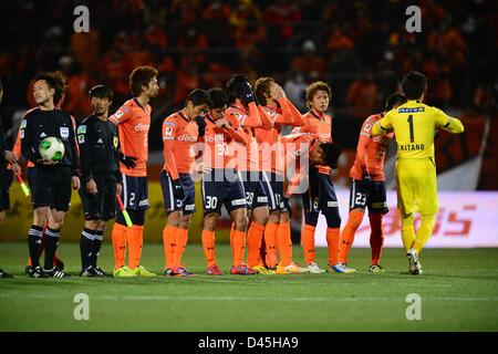 Omiya Ardija, groupe de l'équipe 2 mars 2013 - Football : Omiya Ardija regard abattu après l'joueurs 2013 J.Division de Ligue 1 match entre Omiya Ardija 2-2 Shimizu s-Pulse à NACK5 Stadium Omiya dans Saitama, au Japon. (Photo de bla) Banque D'Images