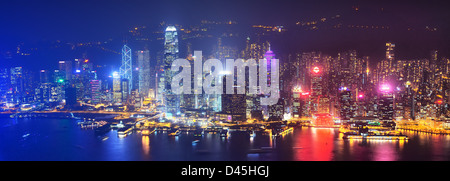 Paysage urbain de l'île de Hong Kong depuis Victoria Peak. Banque D'Images