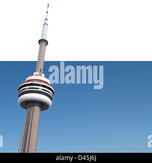 La Tour CN de Toronto blanc isolé sur fond bleu. Illustration 3D photoréaliste. Banque D'Images