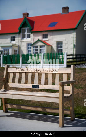 Un mémorial siège à Port Stanley, Falklands Banque D'Images