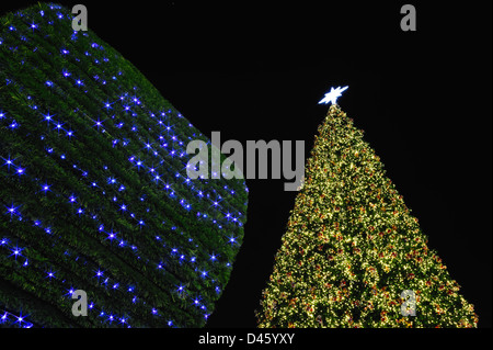 Grand arbre de Noël à Bangkok,Thaïlande. Banque D'Images