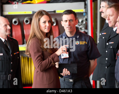 Catherine de la Grande-Bretagne, la duchesse de Cambridge Lane Station incendie pics de visites dans la région de Grimsby, Royaume-Uni Banque D'Images