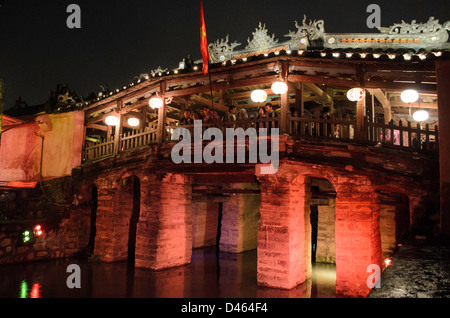 Le pont japonais de Hoi An, Vietnam de nuit au cours de Lantern Festival ou Festival de la Pleine Lune Banque D'Images