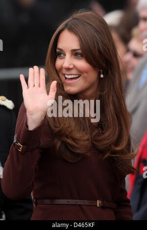 Kate (Catherine), la duchesse de Cambridge, en visitant le Centre du patrimoine mondial de la pêche dans la région de Grimsby, Lincolnshire. Banque D'Images