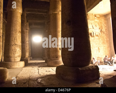 Memorial Temple de Seti I, Abydos, Egypte, un jour de tempête de poussière. Banque D'Images