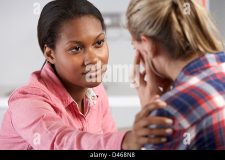 Visites adolescente Bureau du médecin souffrant de dépression Banque D'Images