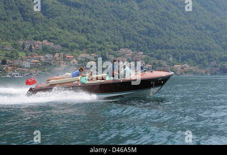 Bateau à moteur Riva Ariston,Lac de Côme, Italie, juillet 2009. Riva Ariston classique Traversée bateau Lac de Côme en Italie. Banque D'Images