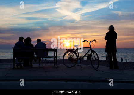 Regarder le soleil se coucher sur la mer Skagerrak Banque D'Images