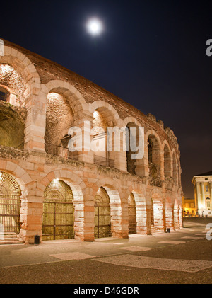 Arène de Vérone - la nuit Banque D'Images