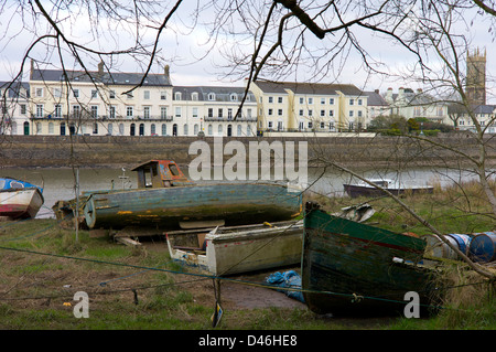 Vieux bateaux par la rivière Taw à Barnstaple, Devon, UK Banque D'Images