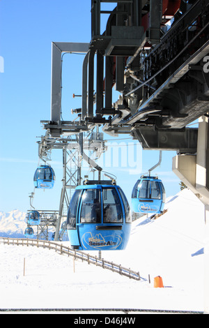 Cable car de seis / Siusi jusqu'à l'Alpe di Siusi / Alpe di Siusi, le Tyrol du Sud, Italie Banque D'Images