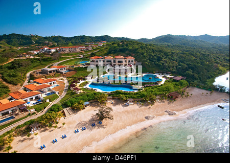 Vue aérienne de Pristine Bay Resort, Roatan Banque D'Images