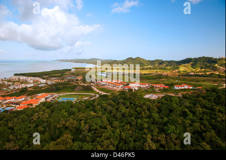 Bay Resort Pristine et Black Pearl Golf sur l'île de Roatan, Honduras Banque D'Images