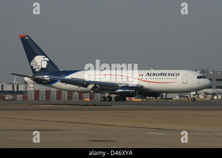 BOEING 767 d'Aeromexico 200 Banque D'Images