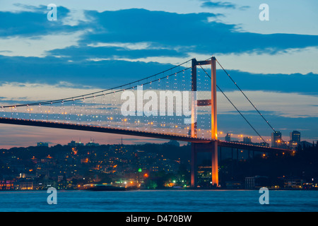 La Turquie, Istanbul, Blick auf die erste Beylerbey von Bosporus-Brücke Banque D'Images