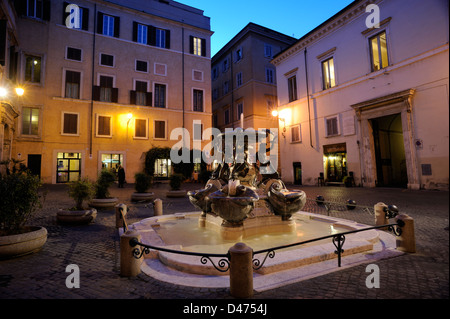 Italie, Rome, Ghetto juif, Piazza Mattei, fontaine aux tortues Banque D'Images