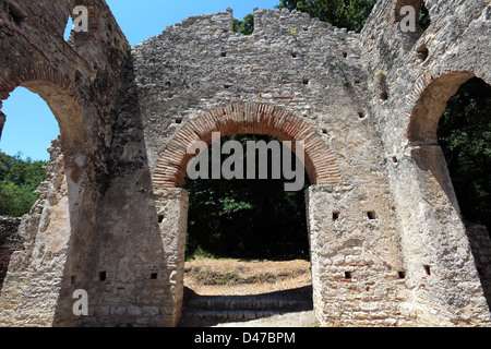 Des ruines, une grande basilique, ancienne Butrint, Site du patrimoine mondial de l'UNESCO, le Parc National de Butrint, district de Saranda, Albanie méridionale, Banque D'Images