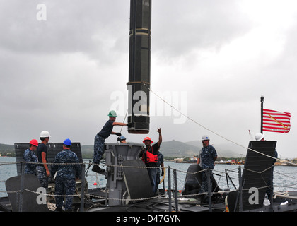 Conduite de marins terre-missiles Tomahawk attaque les opérations de certification. Banque D'Images