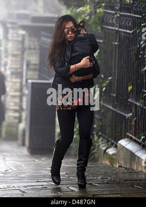 Myleen Klass vu sur l'école s'exécuter sur un matin brumeux à Highgate, au nord de Londres. WFPA Crédit/Alamy Live News Banque D'Images