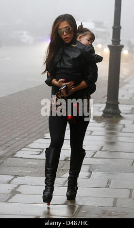 Myleen Klass vu sur l'école s'exécuter sur un matin brumeux à Highgate, au nord de Londres. WFPA Crédit/Alamy Live News Banque D'Images