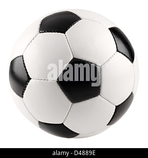 Un classique noir blanc ballon de soccer sur fond blanc Banque D'Images
