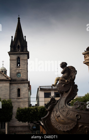 Monuments carrés en face de Manaus amazon theatre, Manaus, Amazonas, Brésil la ville. Banque D'Images
