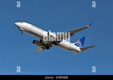 Un Boeing 737 de la Copa Airlines en approche finale Banque D'Images