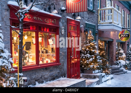 Vieille Ville Basse Petit Champlain trimestre au crépuscule, la ville de Québec, Québec, Canada. Banque D'Images