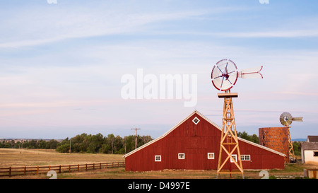 Vieille Grange rouge au 17mile House Farm Park, Colorado. Banque D'Images