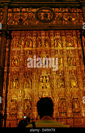 Séville, Espagne, avec maître-autel retable dans la Cathédrale de Séville Banque D'Images