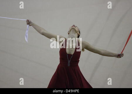 Gdynia, Pologne. 9 mars 2013. Polish meilleur gymnaste, athlète olympique de Beijing (2008) et de Londres (2012) Joanna Mitrosz termine sa carrière sportive au cours de la gymnastique artistique de Grand Prix Polonais de Gdynia. Credit : Michal Fludra / Alamy Live News Banque D'Images